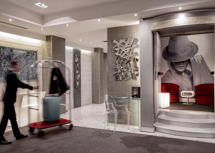 アリストン ホテル 4*